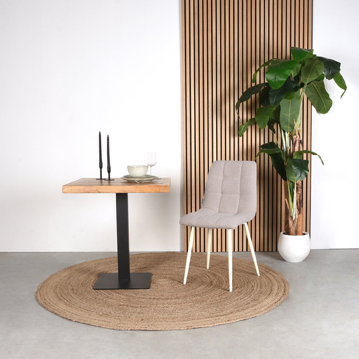 LABEL51 Eetkamerstoel Nino – Warme Bouclé – Chic & Tijdloos